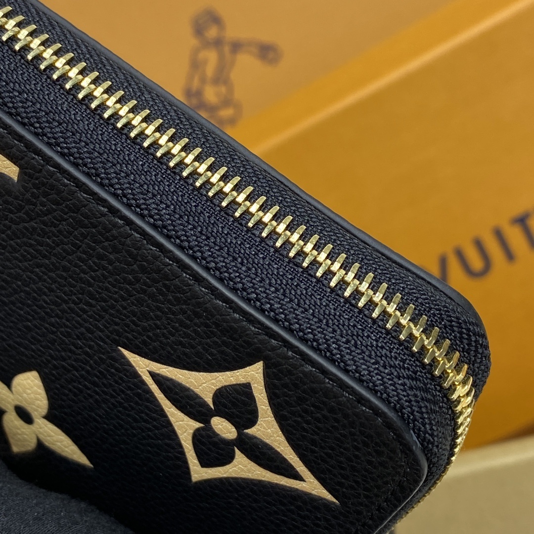 LV wallet M80481