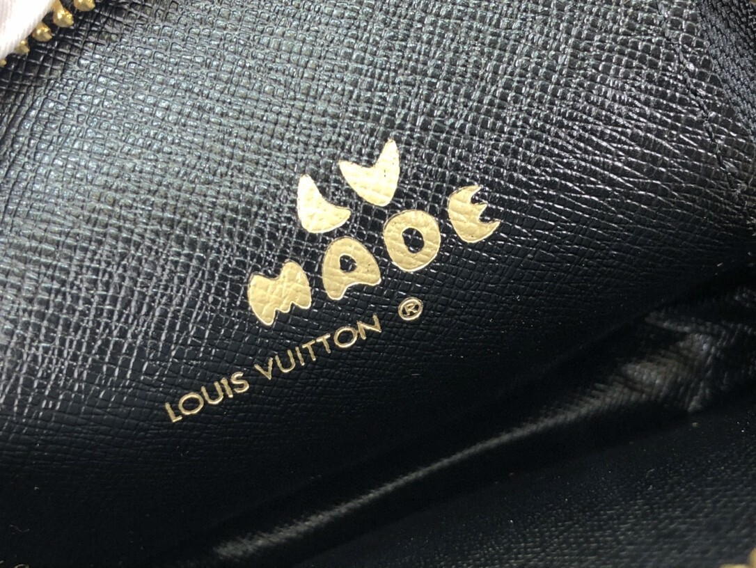 LV wallet M81077
