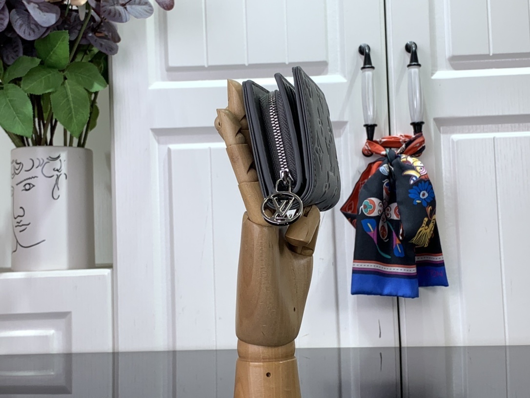 LV wallet m81673 81599