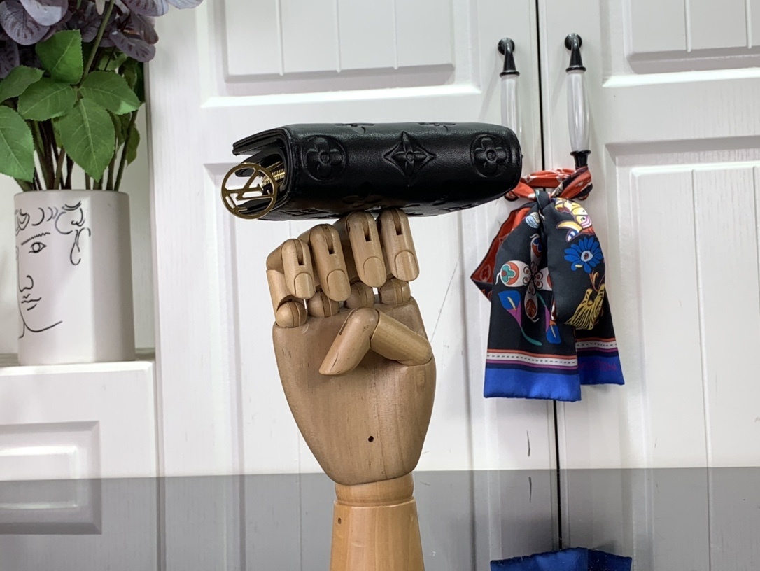 LV wallet m81673 81599