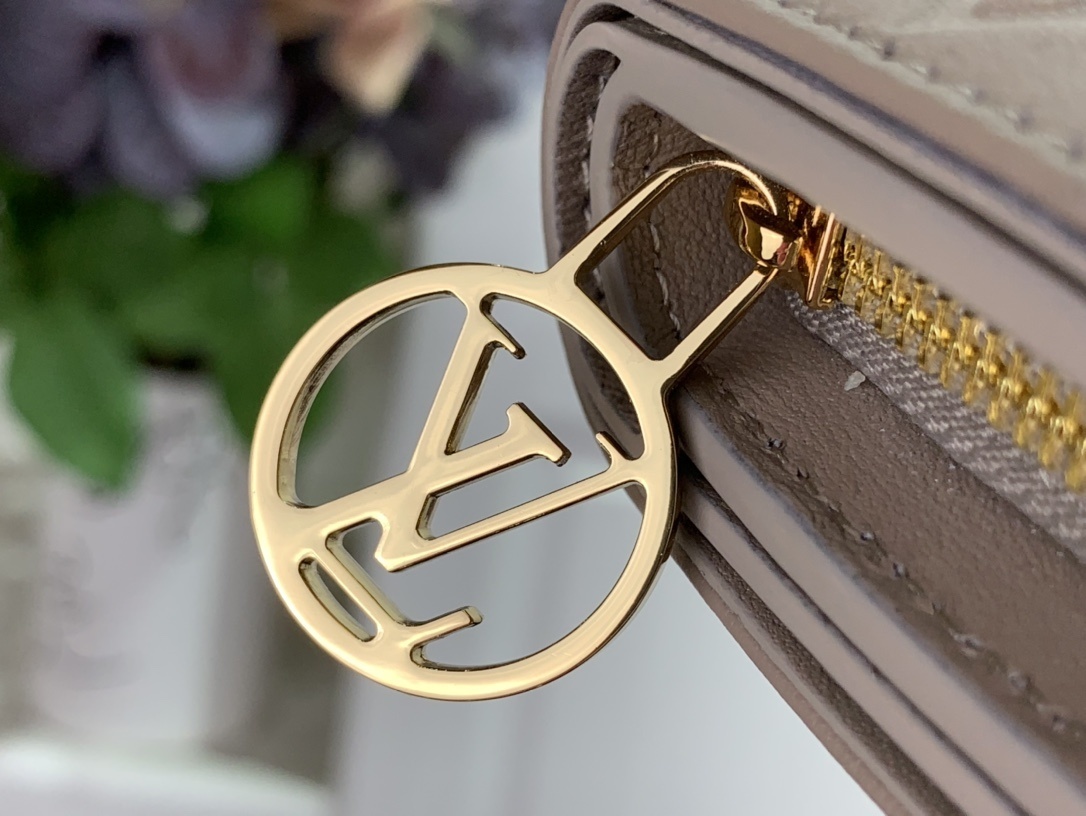 LV wallet m81673 81599