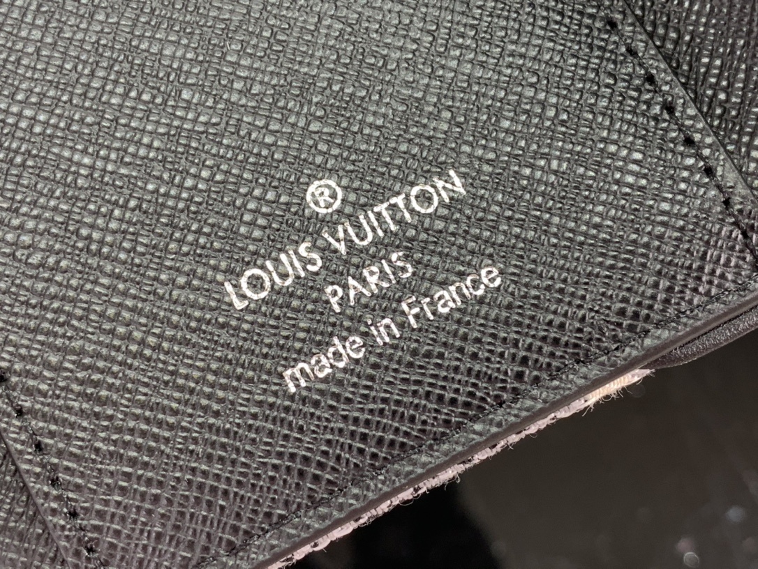 LV wallet m81859