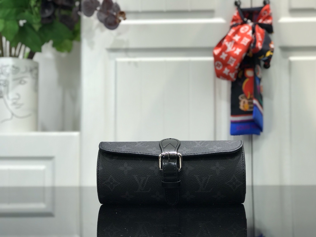 LV Watch box M47530