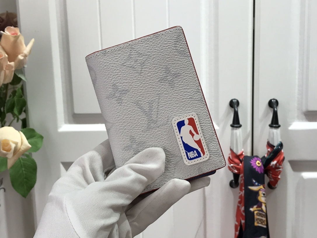 LV X NBA POCKET ORGANIZER M80103