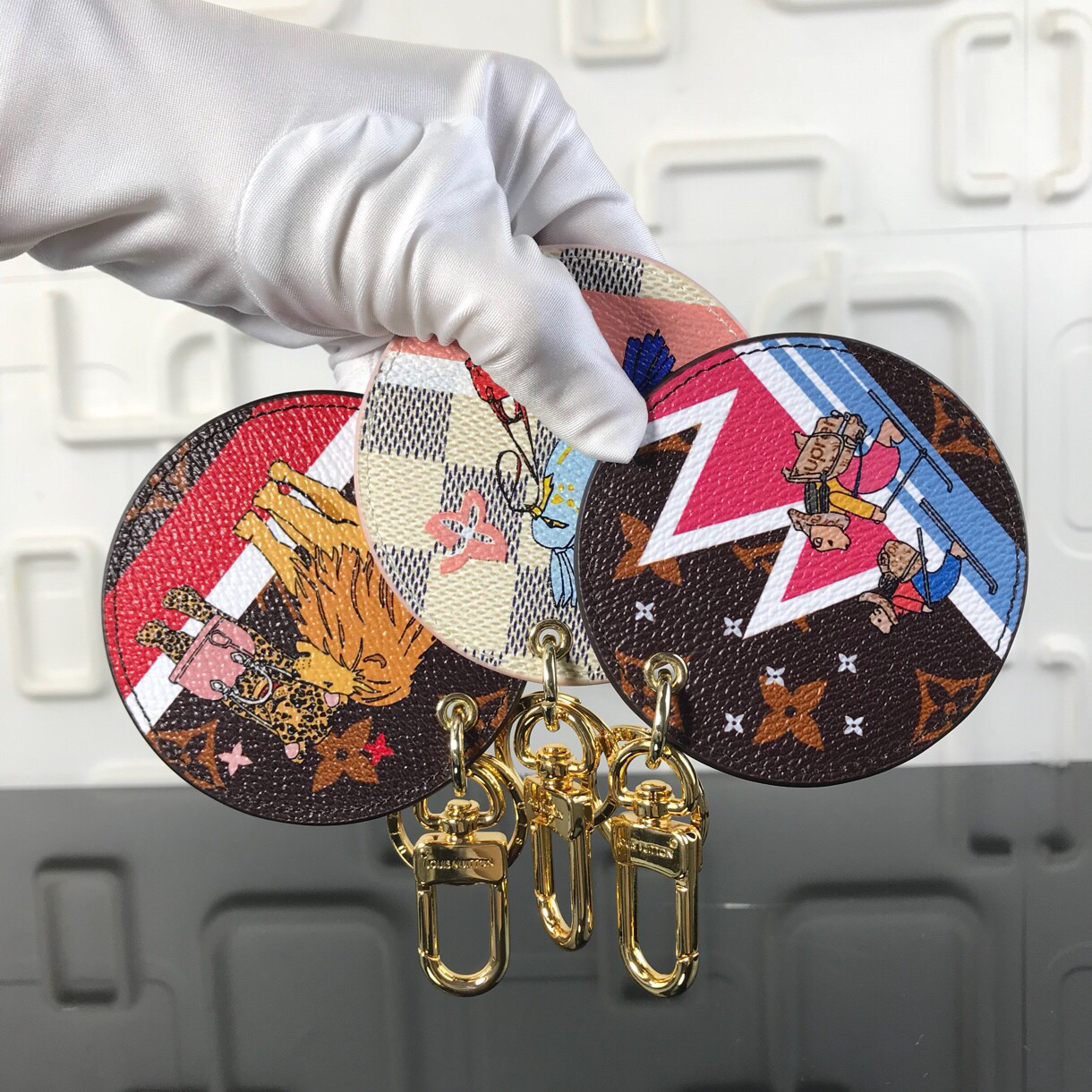 LV XMAS ANIMALS BAG CHARMS KEY CHAINS M63750