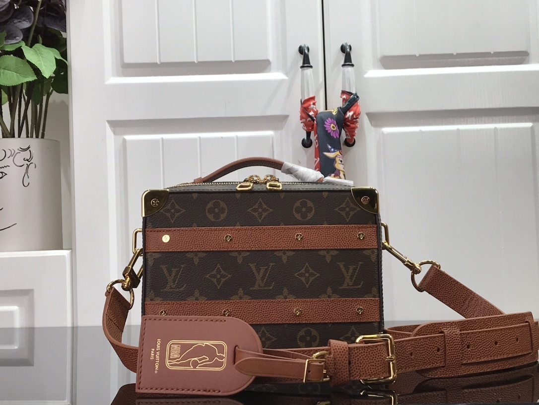 LV XNBA HANDLE TRUNK M45785