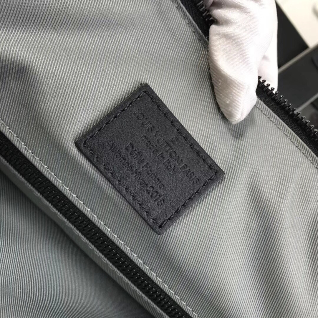 LV ZIPPED TOTE Bag M43890