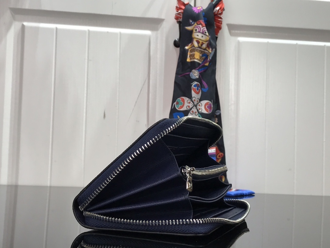 LV ZIPPT ORGANIZER M69541