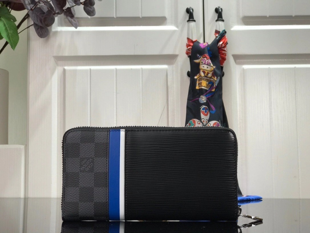 LV ZIPPT ORGANIZER M69541