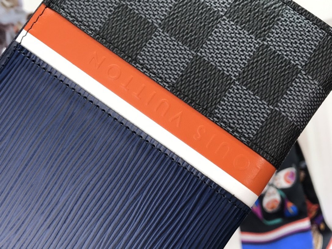 LV ZIPPT ORGANIZER M69541