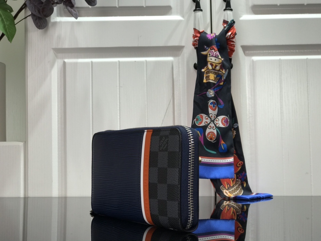 LV ZIPPT ORGANIZER M69541