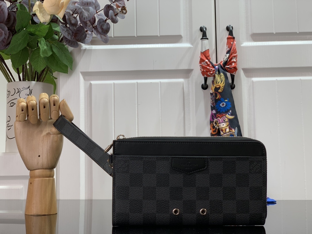 LV ZIPPY BRAGONNE wallet N60379