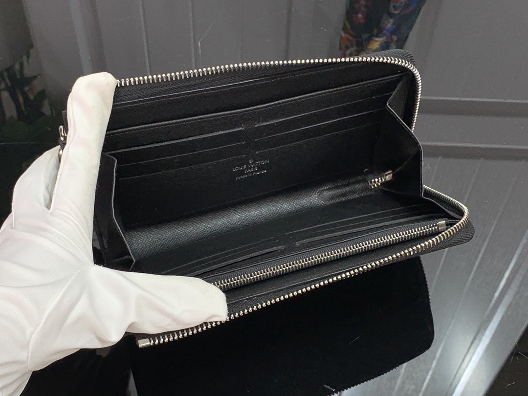 LV ZIPPY BRAGONNE wallet N60379