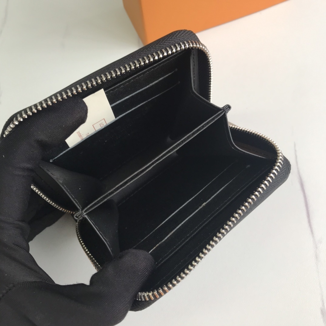 LV ZIPPY COIN PURSE M60067 