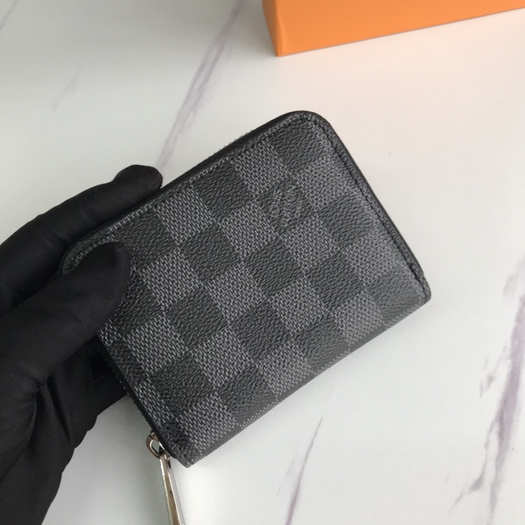 LV ZIPPY COIN PURSE M60067 