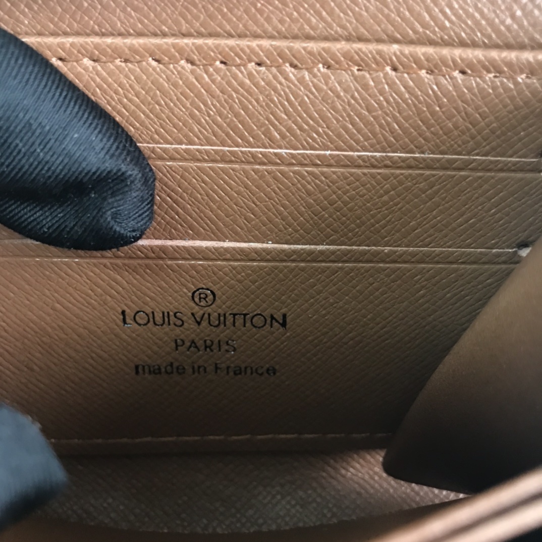 LV ZIPPY COIN PURSE M60067 