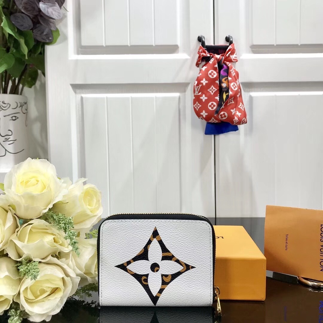 LV ZIPPY COIN PURSE M60067BW 