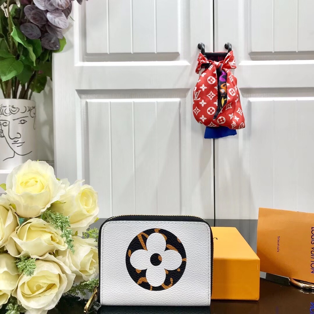 LV ZIPPY COIN PURSE M60067BW
