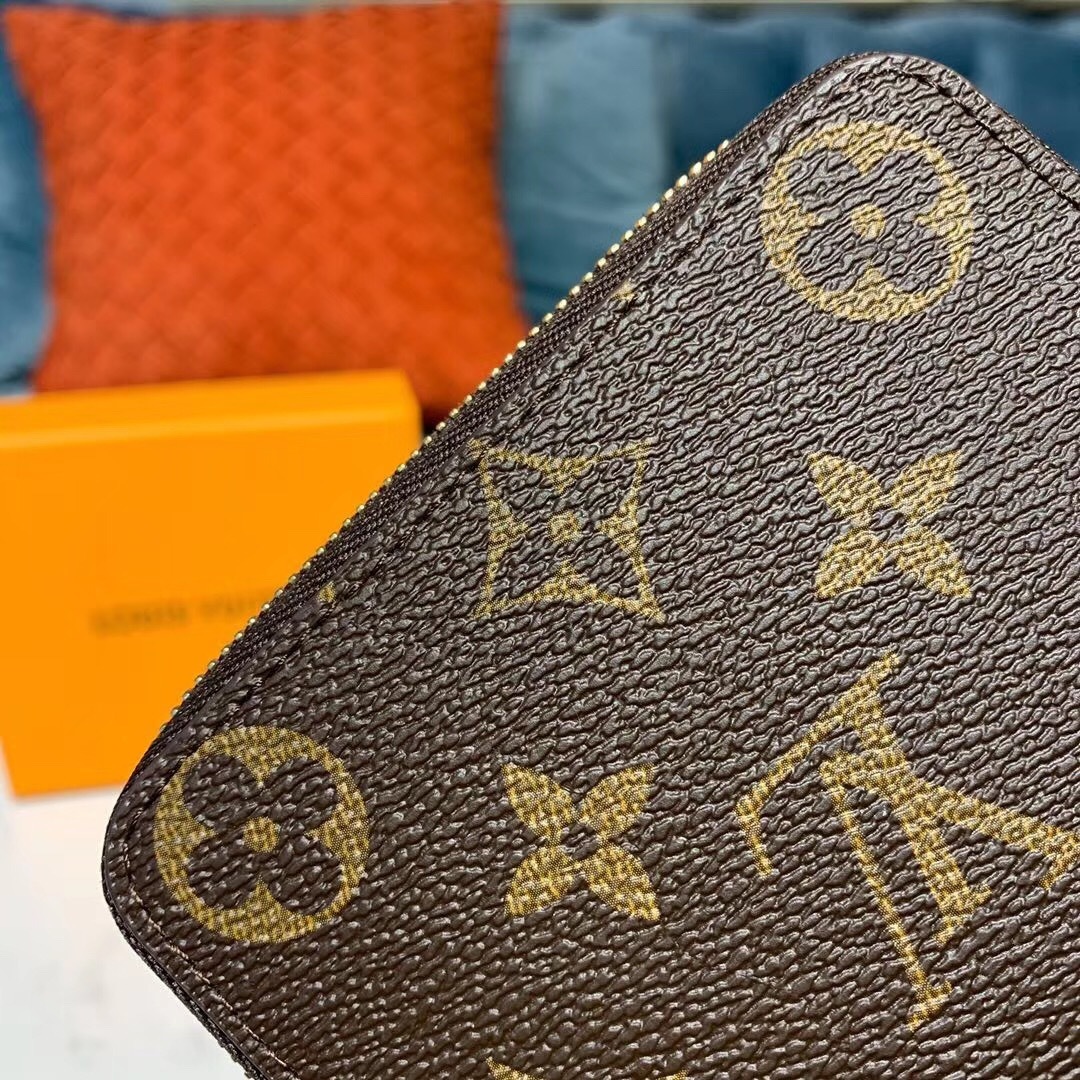 LV ZIPPY COIN PURSE M60067RQ