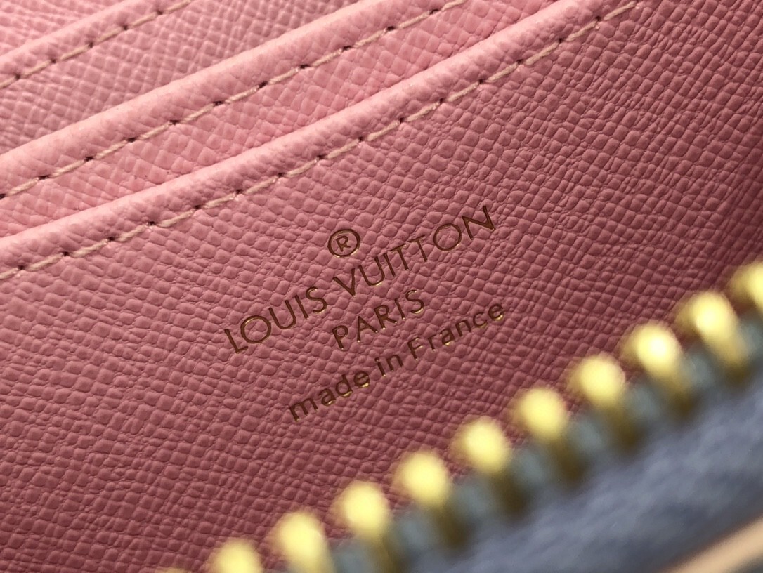 LV ZIPPY COIN PURSE M60067ZF