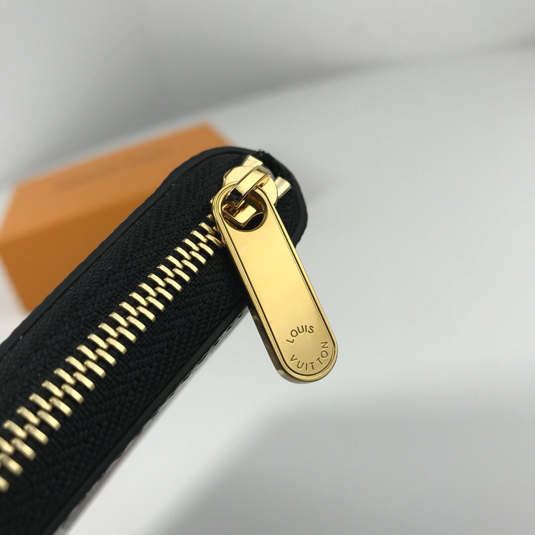LV ZIPPY COIN PURSE M63884 