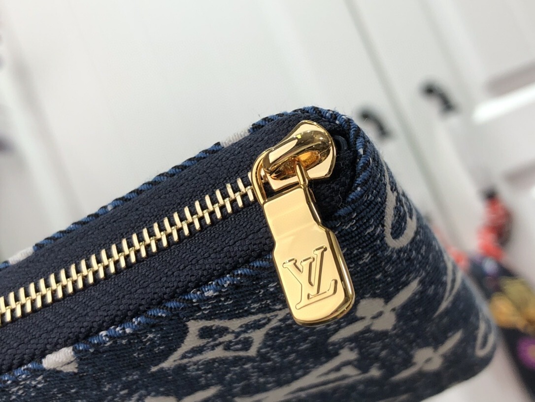 LV ZIPPY COIN PURSE M81185 