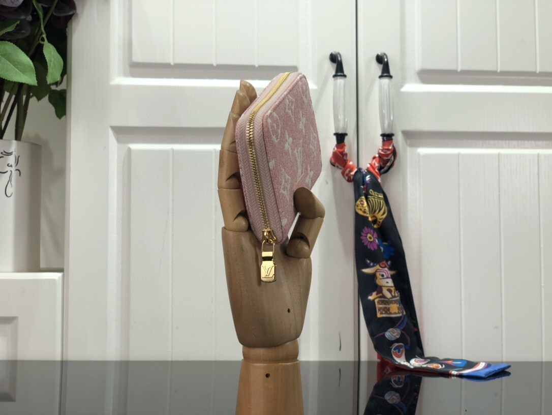 LV ZIPPY COIN PURSE M81185