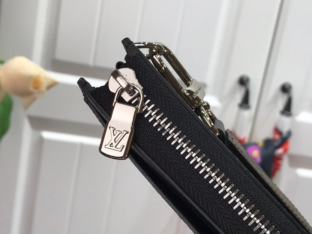 LV ZIPPY DRAGONNE wallet M69407