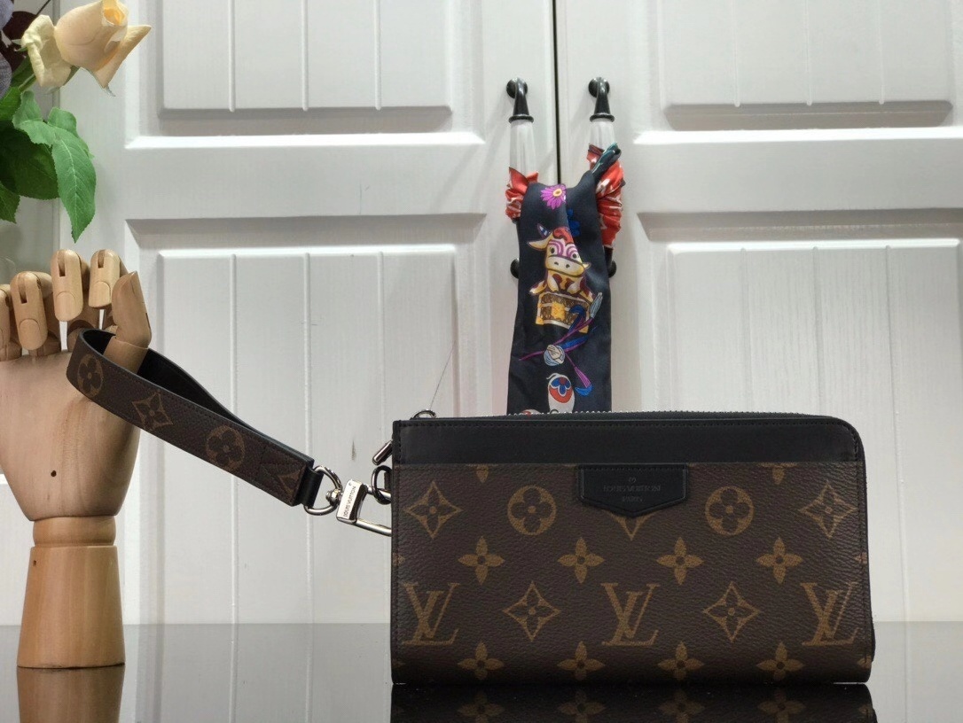 LV ZIPPY DRAGONNE wallet M69407