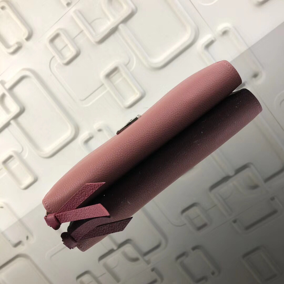 LV ZIPPY LOCKME M62622