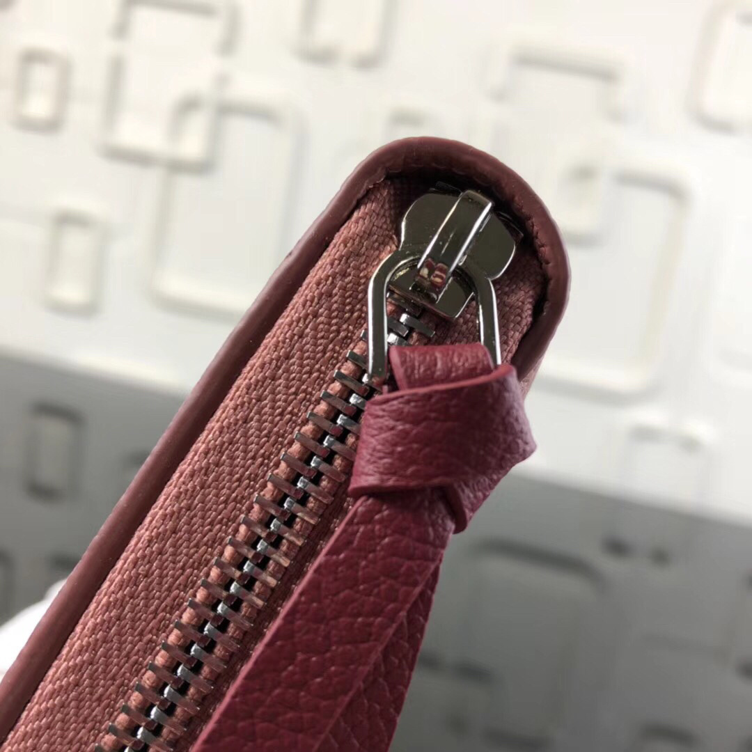 LV ZIPPY LOCKME M62622