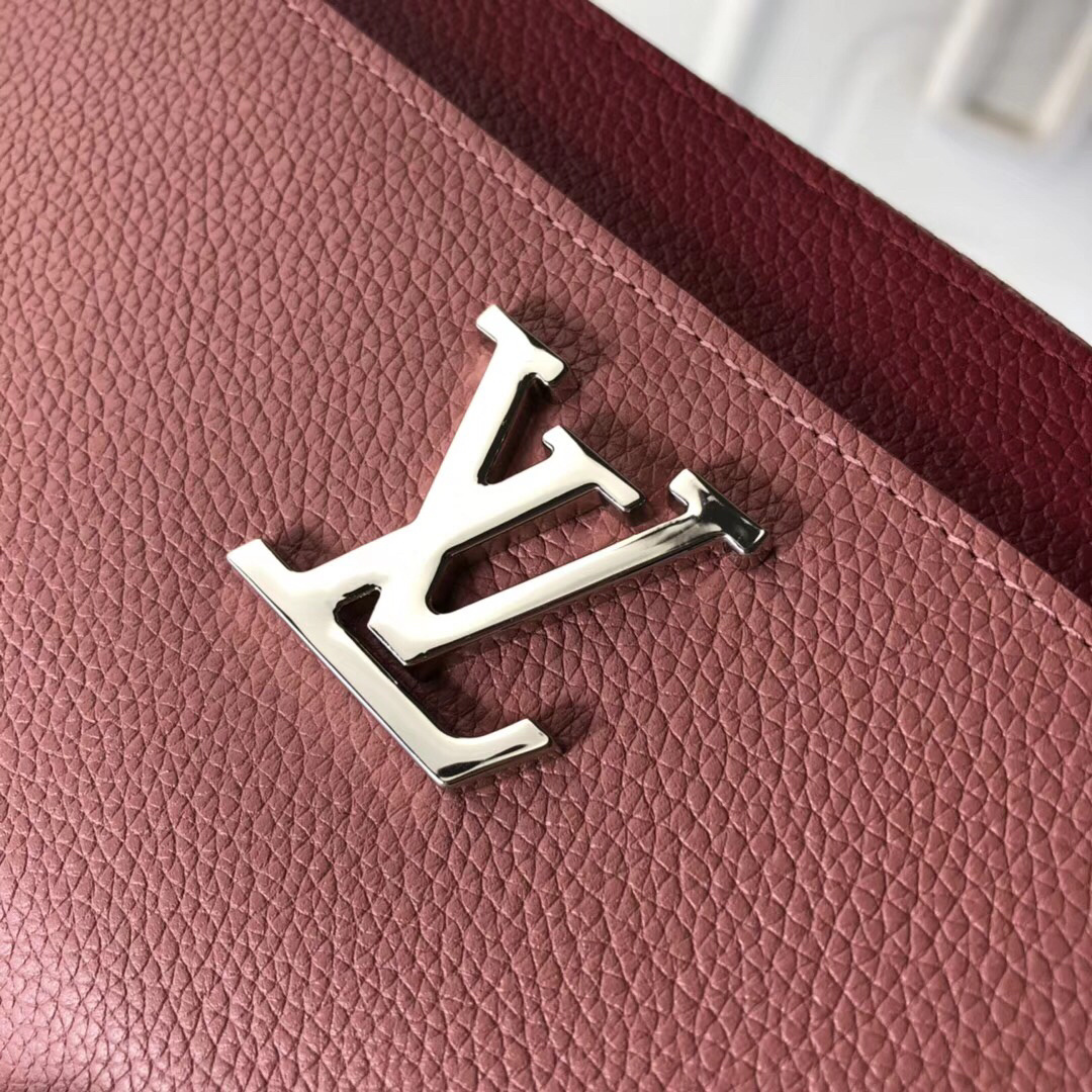 LV ZIPPY LOCKME M62622