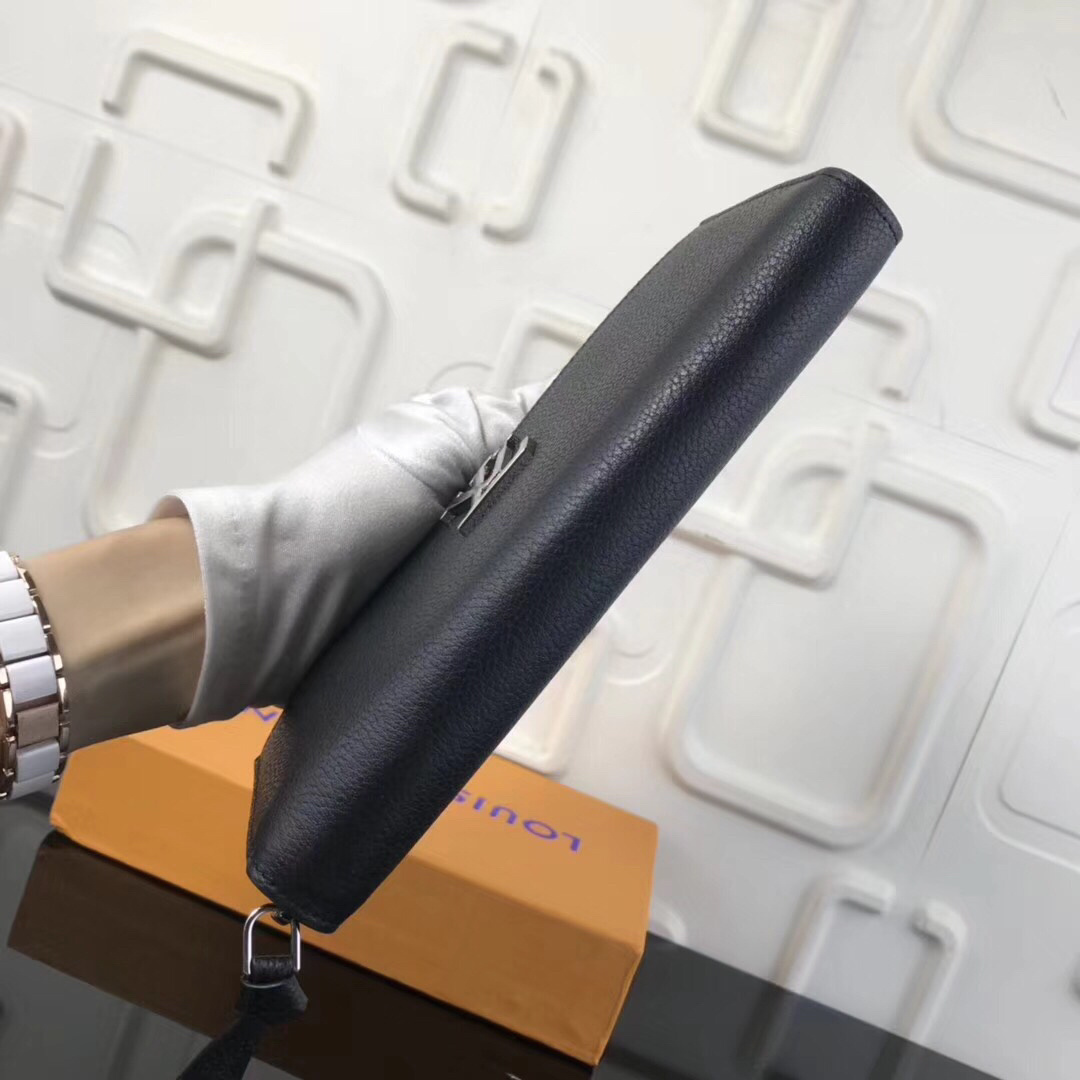 LV ZIPPY LOCKME M62622