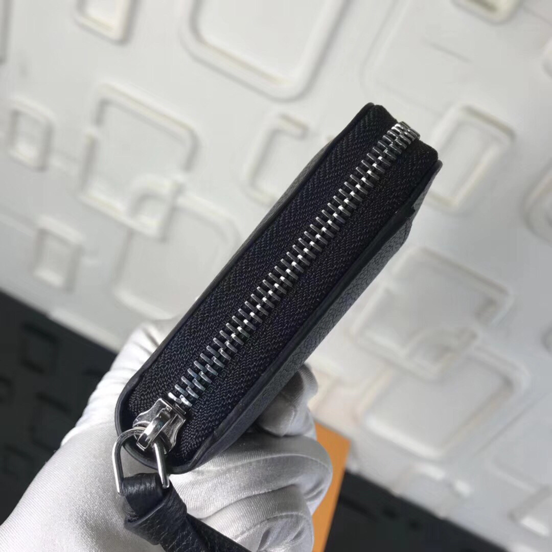 LV ZIPPY LOCKME M62622