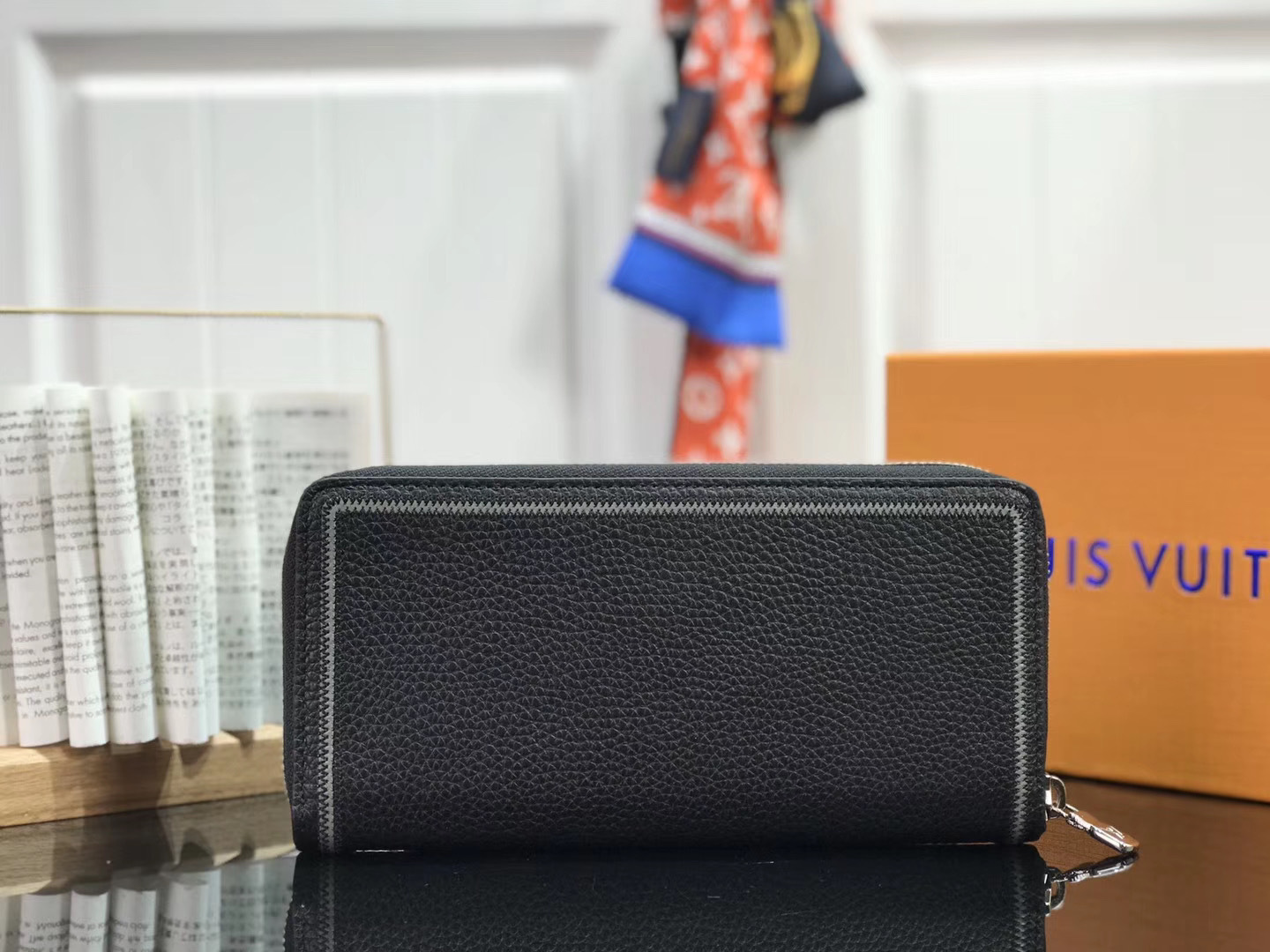 LV ZIPPY ORGANIZER M68228