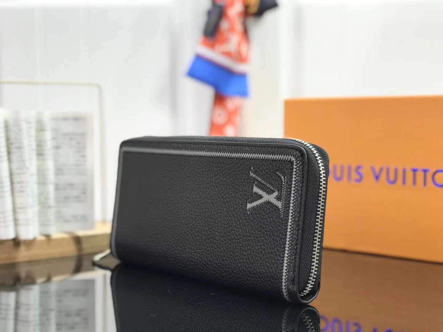 LV ZIPPY ORGANIZER M68228