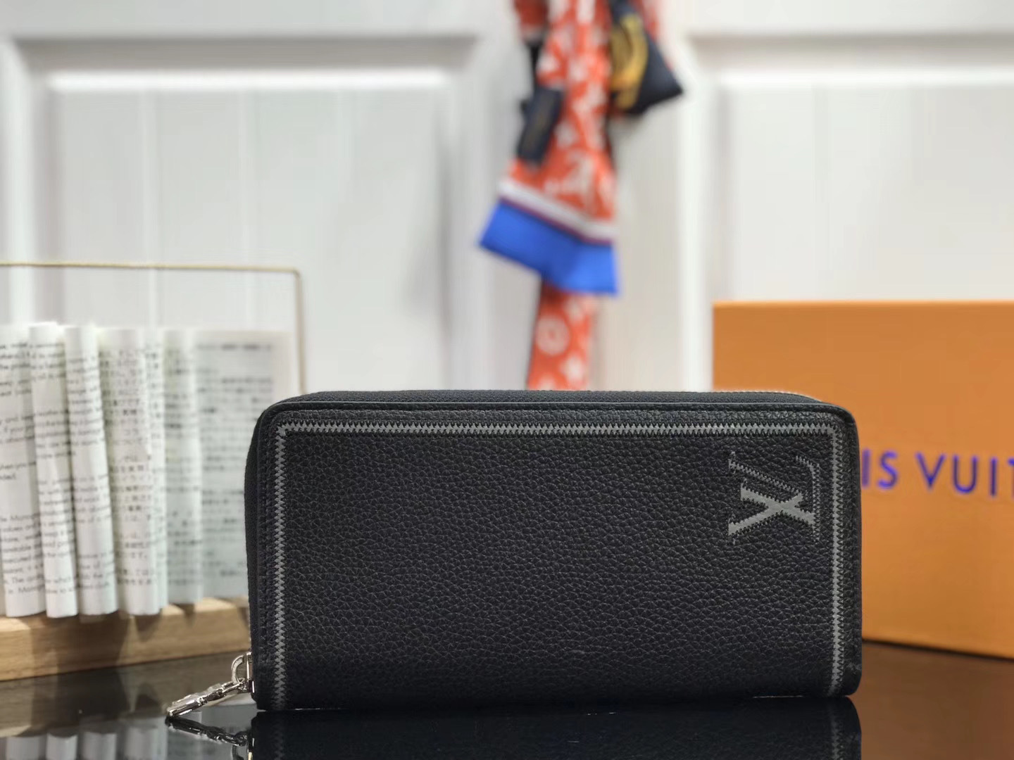 LV ZIPPY ORGANIZER M68228