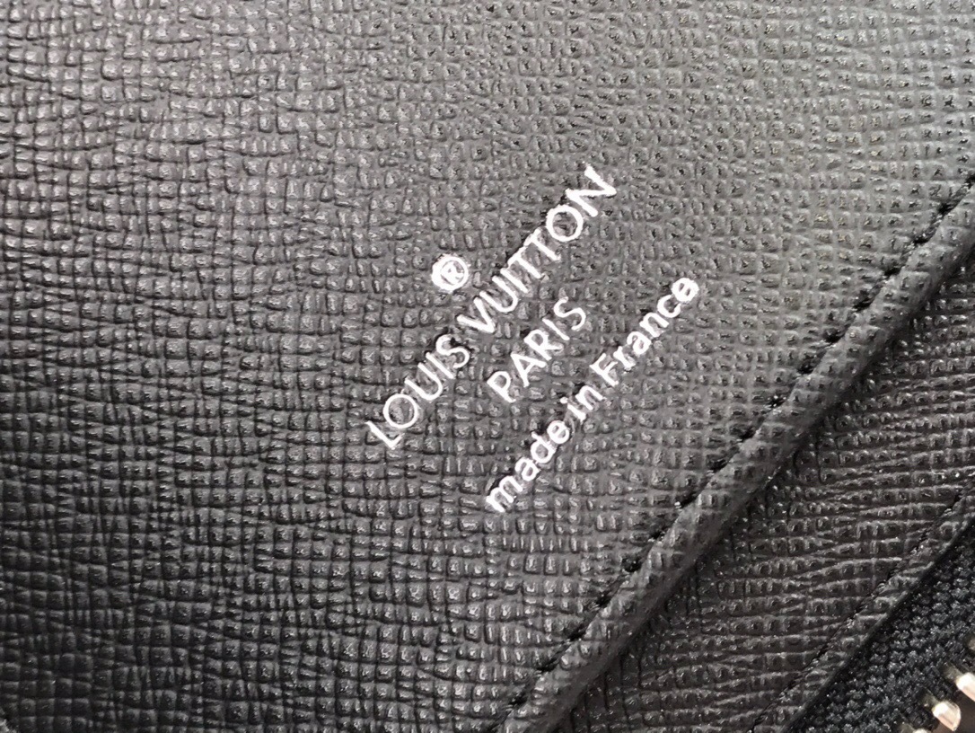 LV ZIPPY VERTICAL wallet M30317