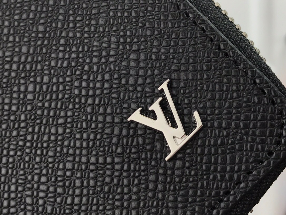 LV ZIPPY VERTICAL wallet M30317