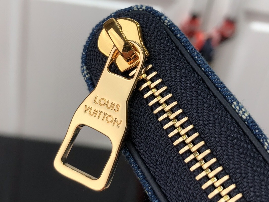 LV ZIPPY VERTICAL wallet M63095PZ 
