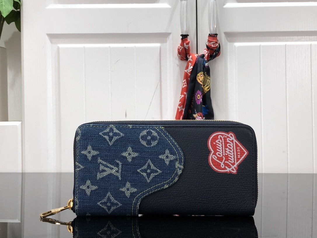LV ZIPPY VERTICAL wallet M63095PZ 