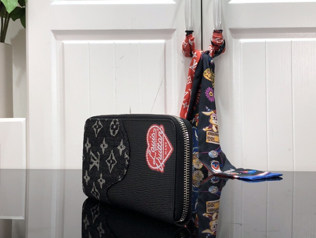 LV ZIPPY VERTICAL wallet M63095PZ 