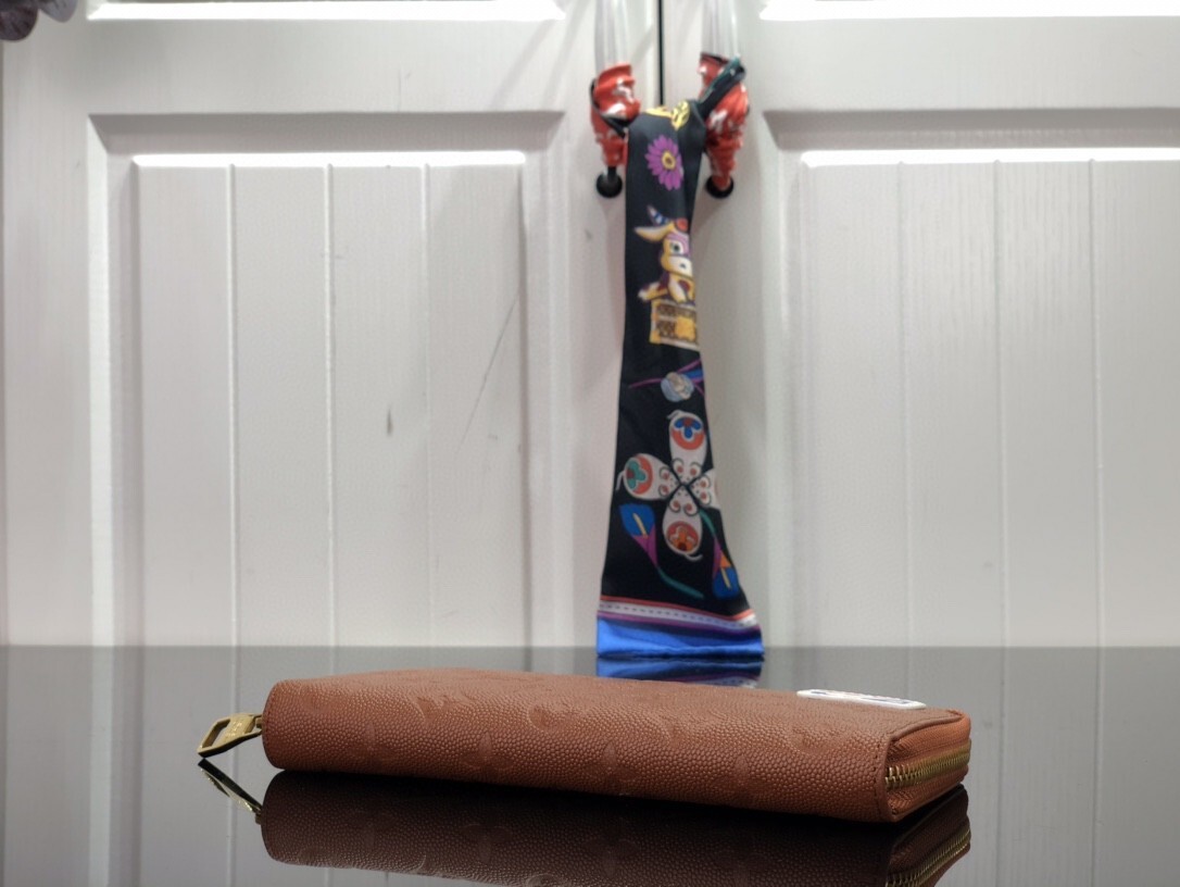 LV ZIPPY VERTICAL wallet M80548