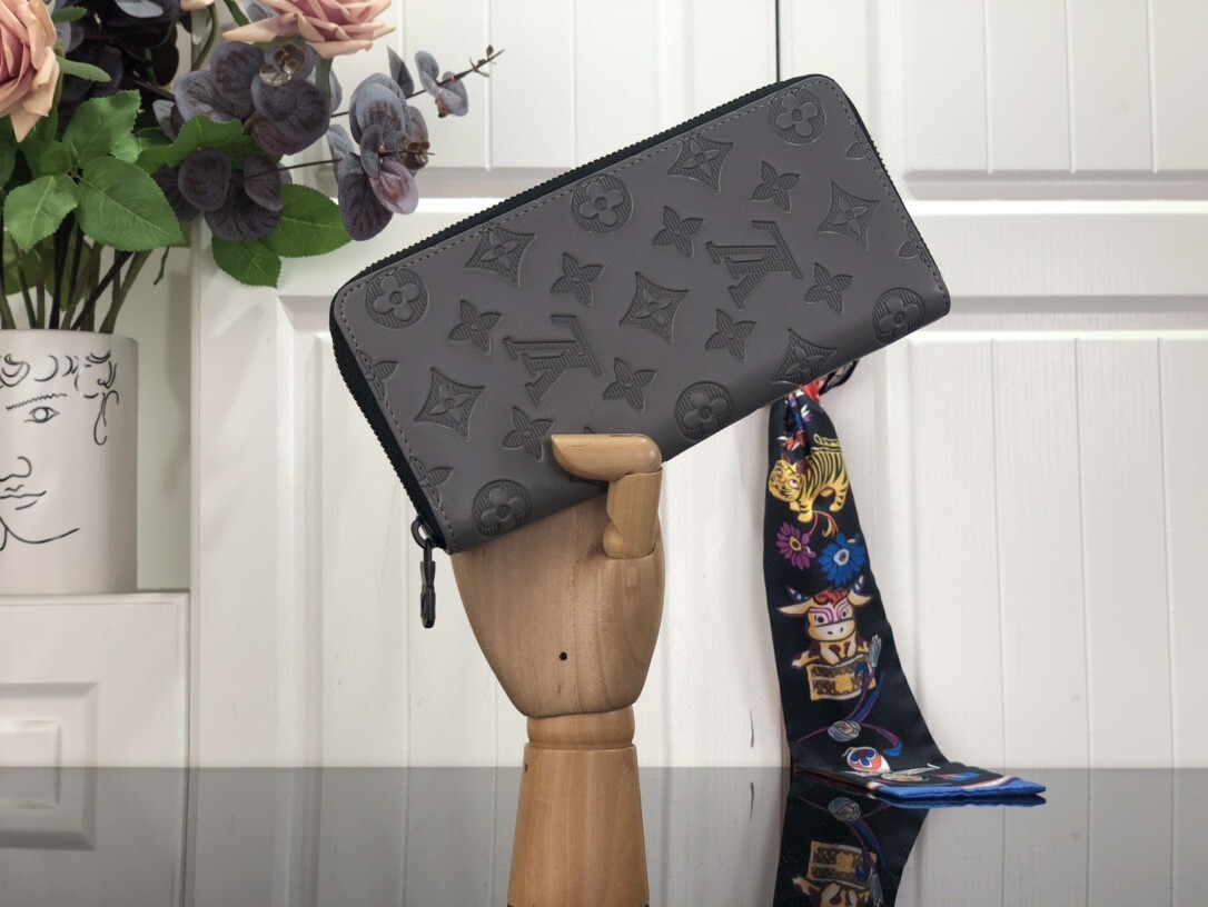 LV ZIPPY VERTICAL wallet M81384 