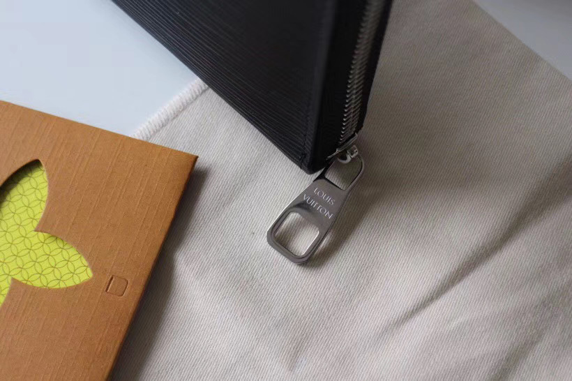 LV ZIPPY wallet M60003