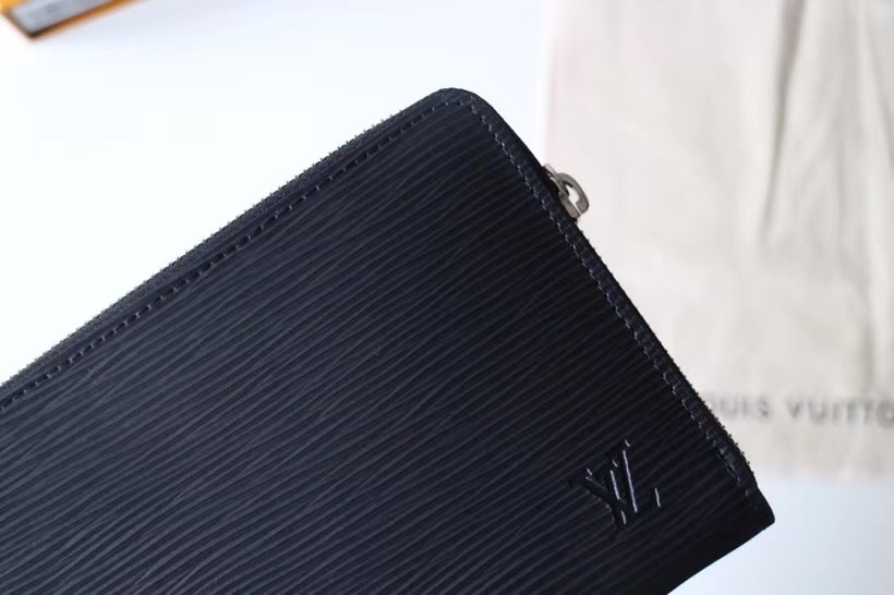 LV ZIPPY wallet M60003