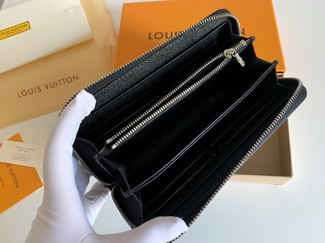 LV ZIPPY wallet M60017 