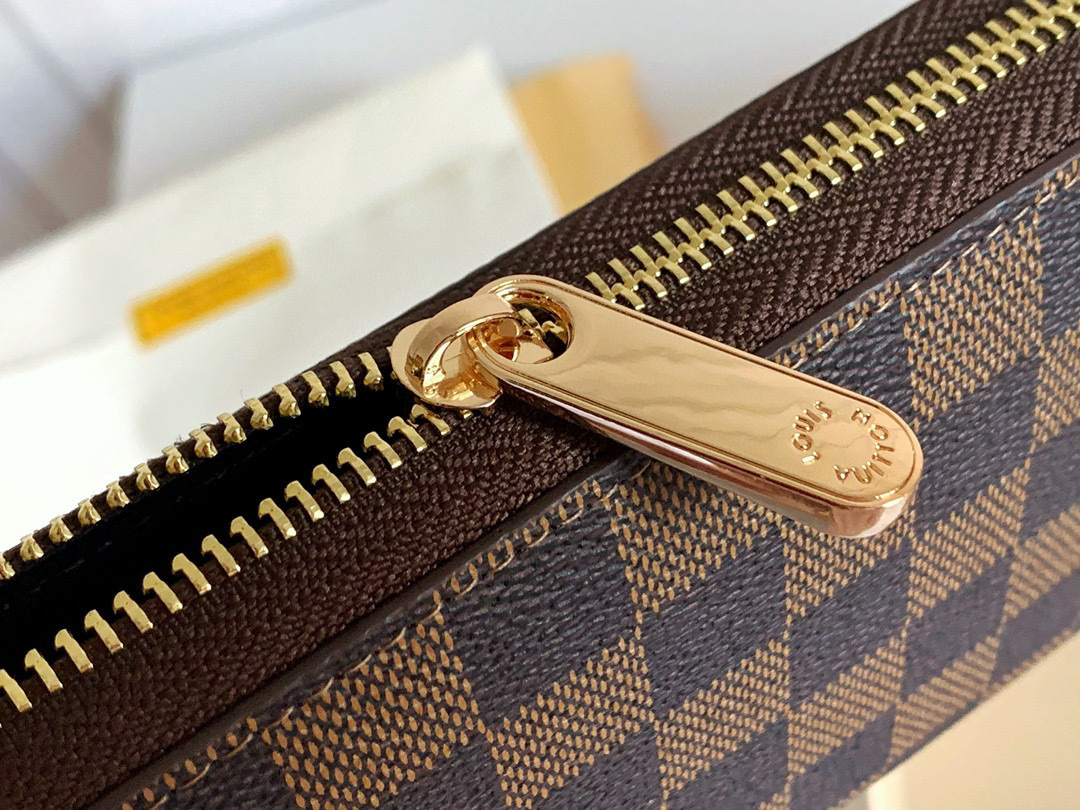 LV ZIPPY wallet M60017 