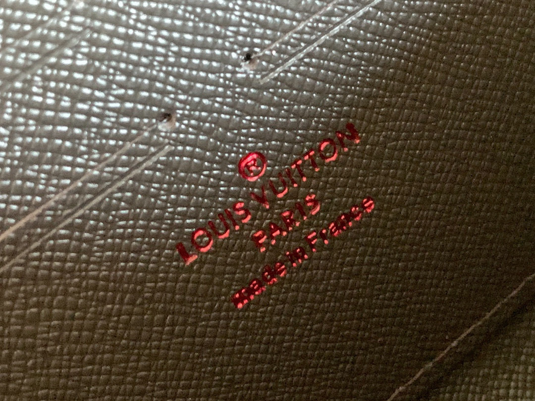 LV ZIPPY wallet M60017 