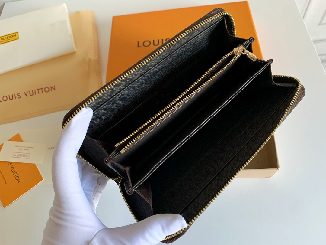LV ZIPPY wallet M60017 